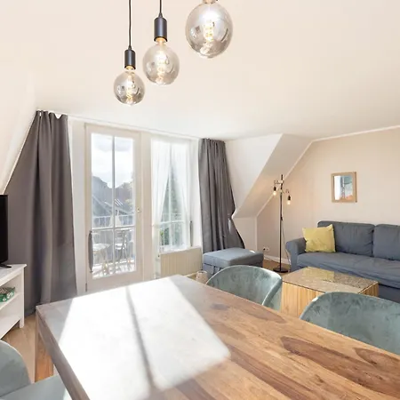 Hamburger Strasse 8b * 格洛米茨